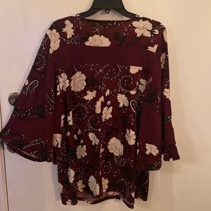 Nina Leonard Floral blouse.